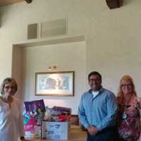 packages_of_love_donations_with_Mayor_Jorge_2